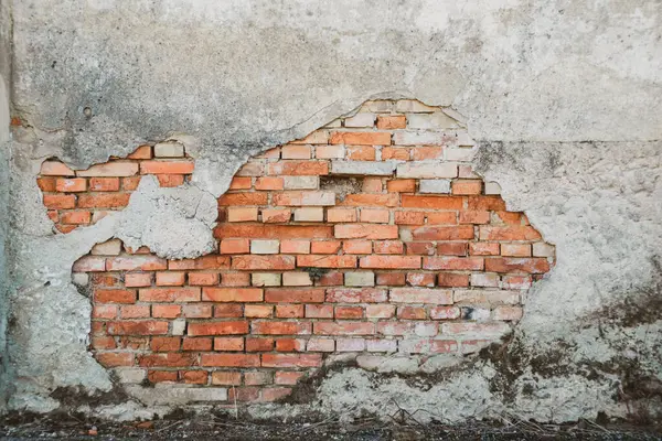 çatlaklı eski tuğla duvar