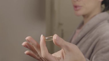 Omega 3 takviyelerinin avantajlarını ve bunların genel sağlığı nasıl iyileştirebileceğini araştırıyoruz. Diyet ve sağlık faaliyetlerindeki rollerini öğrenin.