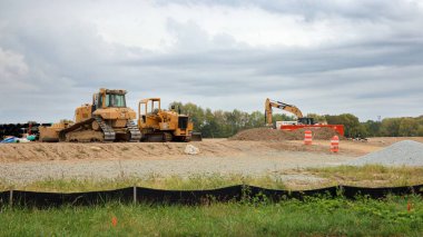 McCordsville, Indiana, ABD - 22 Eylül 2024: Bir ev inşaatı patlaması orta batıdaki banliyölerde yeni bir ev inşaatına yol açıyor. McCordsville, Indiana.