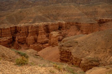 Konyonun turuncu tepeleri