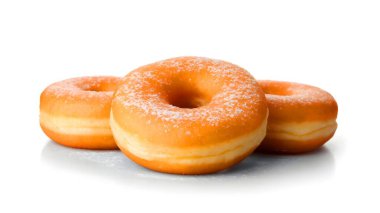 Lezzetli çörekler beyaz üzerine izole edilmiş.