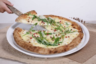 Pizza lezzetli abur cuburdur.