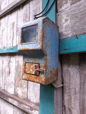 eski elektrik sayacı, denetleyici ve güvenlik