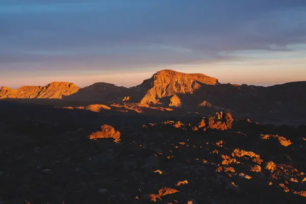 Teide Dağı vadisinde gün batımı