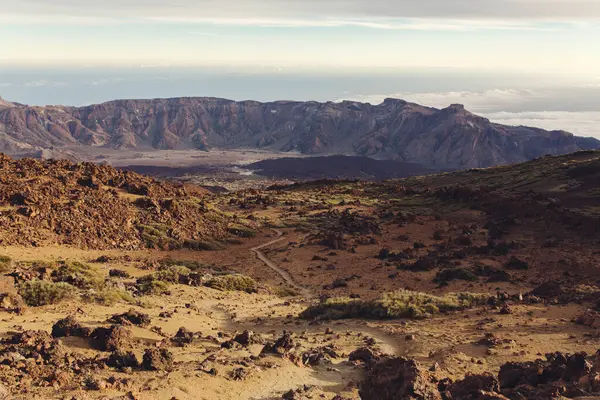 Teide Dağı Vadisi, kayalık volkanik manzara