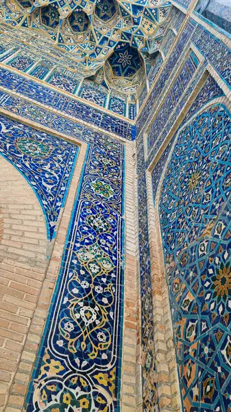 Gur-Emir 'in dekorasyonu, Tamerlane' in mozolesi. Kemerli kubbe. Orta Çağ Orta Asya mimarisi. Özbekistan, Semerkand şehri