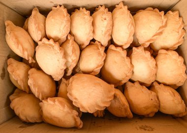 Panada ya da Empanadas adlı geleneksel hamur işi, sebze ya da etle doldurulmuş kızarmış ekmek..