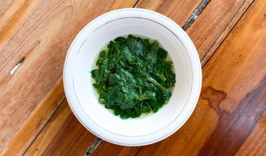 Bir kase Sayur kelor mu yoksa sebze çorbası mı?.