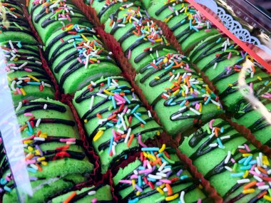 Çerez kutusunda tatlı.