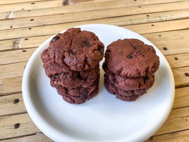 yumuşak çikolatalı kurabiyeler.