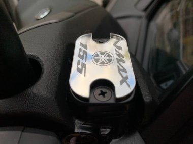 Parepare, Endonezya - 26 Eylül 2024: Yamaha Nmax Turbo motorsiklet gösterge paneli tasarımı.