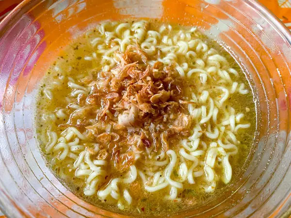 Hazır şehriye çorbası. 