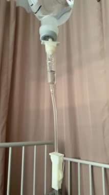 infüzyon şişesi damlası, tıbbi tedavi.