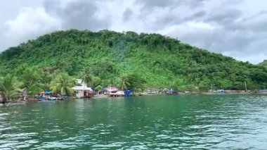 Tropik ada Sappoang Sahili, Polewali Mandar, Batı Sulawesi, Endonezya.