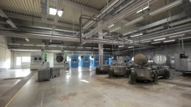 Tekstil fabrikası. sanayi çamaşır makinesi