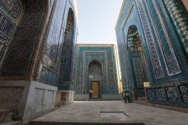 Shah-i-Zinda Semerkant, Özbekistan 'da bir nekropoldür.. 