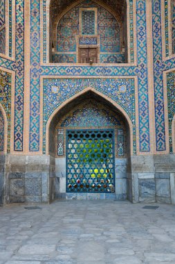 Ulugh Beg Madrasa, Özbekistan 'ın Semerkant kentinde bulunan bir medresedir.