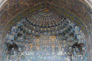 Tilya Kori Madrasa (ayrıca Tila-Kori Madrasa olarak da bilinir), Semerkand 'ın tarihi merkezinde bulunan 17. yüzyıl medresesi.