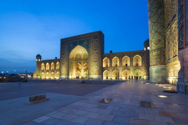 Tilya Kori Madrasa (Tila-Kori Madrasa olarak da bilinir), Özbekistan 'ın Semerkand şehrinin tarihi merkezinde 17. yüzyıldan kalma bir medresedir.