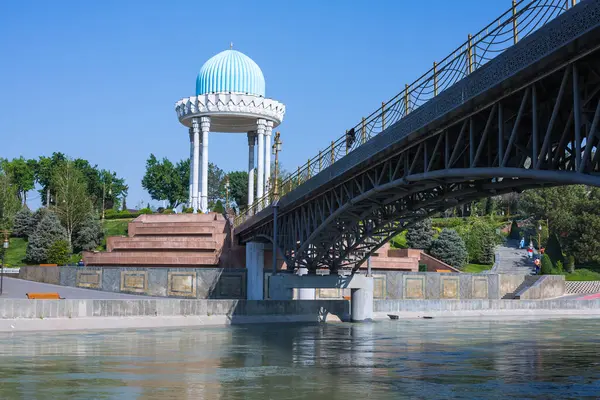Taşkent, Özbekistan 'daki siyasi baskı mağdurlarının anısına anıt kompleksi ve park