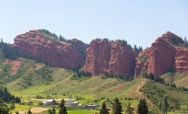 Dağ vadisi Djety-Oğuz (Kırgız dilinde 