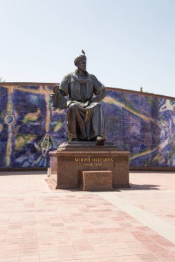 Mirzo Ulugbek 'in Semerkand Özbekistan' daki gözlemevindeki heykeli