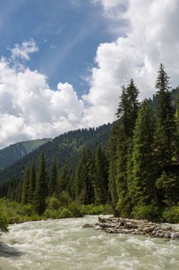 Karakol Vadisi, Kırgızistan 'ın Kırgızistan bölgesindeki en popüler turizm merkezlerinden biridir.