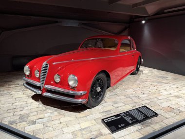 Vilnius, Litvanya - 15 Mart 2025: Alfa Romeo 6C 2500 Superleggera