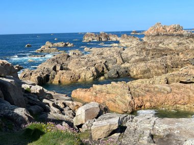Pembe Granit Sahili, Brittany, Fransa. Atlantik Okyanusu