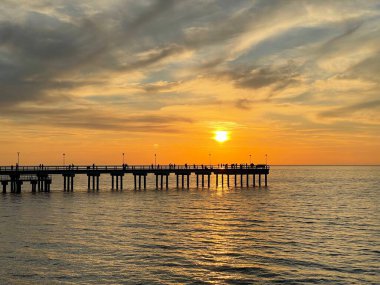 Baltık Denizi 'nde gün batımı. Palanga, Litvanya 
