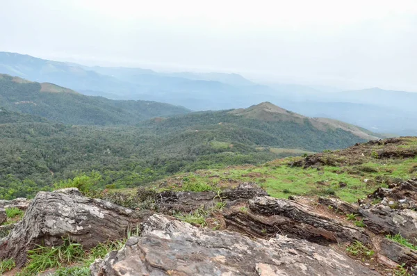 Chickmagalur Hindistan Yakınlarındaki Mullayanagiri Sıradağları — Stok fotoğraf