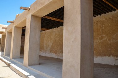 Katar 'daki tarihi El Zubarah kalesinin iç görünümü