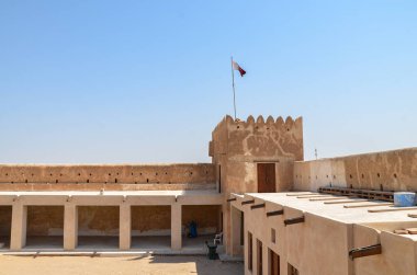 Katar 'daki tarihi El Zubarah kalesinin iç görünümü