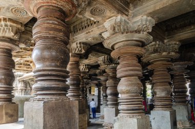 Harihareshwara Tapınağı 'nın bir kısmı Harihar, Karnataka eyaleti, Hindistan' da 12. yüzyılda inşa edildi.