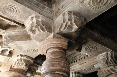 Harihareshwara Tapınağı 'nın bir kısmı Harihar, Karnataka eyaleti, Hindistan' da 12. yüzyılda inşa edildi.