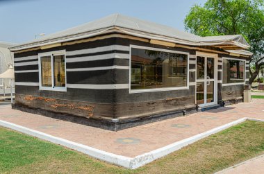 Orta Doğu 'nun çöl bölgelerinde kullanılan tipik Majlis (Çadır)