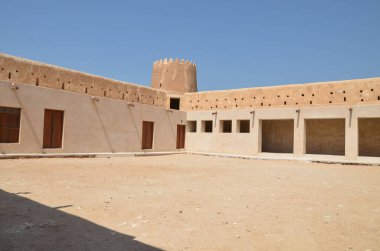 Katar 'daki tarihi El Zubarah kalesinin iç görünümü