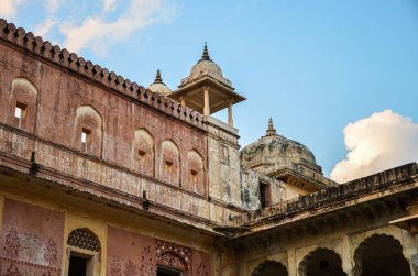 Amber Kalesi veya Amer Kalesi 'nin bir bölümü Amber, Rajasthan, Hindistan' da yer almaktadır.
