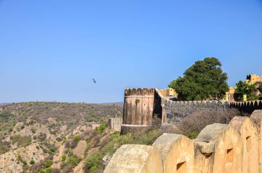 Hindistan, Rajasthan 'daki Nahargarh kalesine bakın.