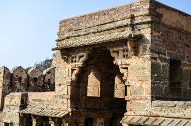 Udaipur, Rajasthan, Hindistan 'daki Kumbalgarh Kalesi' nin bir bölümü.