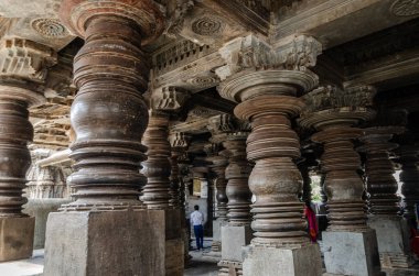 Harihareshwara Tapınağı 'nın bir kısmı Harihar, Karnataka eyaleti, Hindistan' da 12. yüzyılda inşa edildi.