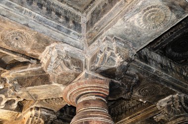 Harihareshwara Tapınağı 'nın bir kısmı Harihar, Karnataka eyaleti, Hindistan' da 12. yüzyılda inşa edildi.