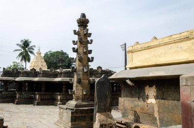 Harihareshwara Tapınağı 'nın bir kısmı Harihar, Karnataka eyaleti, Hindistan' da 12. yüzyılda inşa edildi.