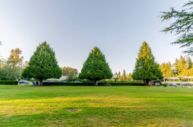 Surrey, BC, Kanada 'daki Peace Arch Park Kanada-ABD sınır kapısı yakınında bulunan uluslararası bir parktır..