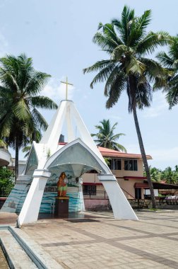 Kalmady, Udupi, Karnataka, Indi 'deki Stella Maris Kilisesi' nde grotto.
