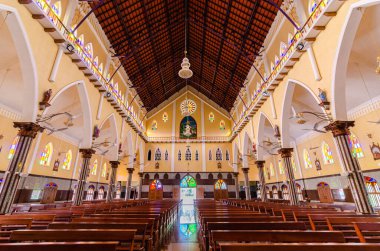 Perampalli, Udupi, Karnataka, Hindistan 'daki Fatima Kilisesi' nin İçişleri Bakanıyım.