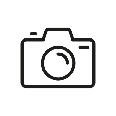 Kamera, bir lens ya da film üzerine ışık kaydederek görüntü ya da video kaydetmek için kullanılan bir cihazdır. Profesyonel ve kişisel kullanım için çeşitli şekillerde gelir..