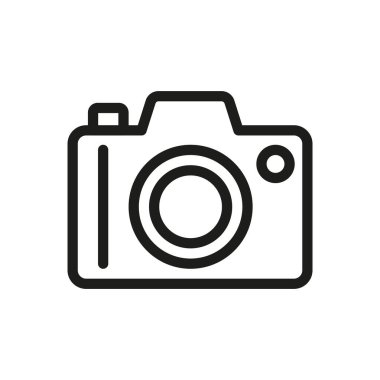 Kamera, bir lens ya da film üzerine ışık kaydederek görüntü ya da video kaydetmek için kullanılan bir cihazdır. Profesyonel ve kişisel kullanım için çeşitli şekillerde gelir..