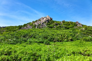 La Digue Adası 'ndaki granit kayaları oluşumları.