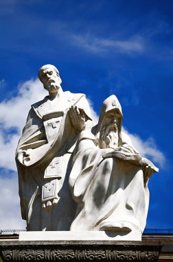 Aziz Kiril ve Methodius Anıtı, Michael Meydanı, Kiev, Ukrayna.